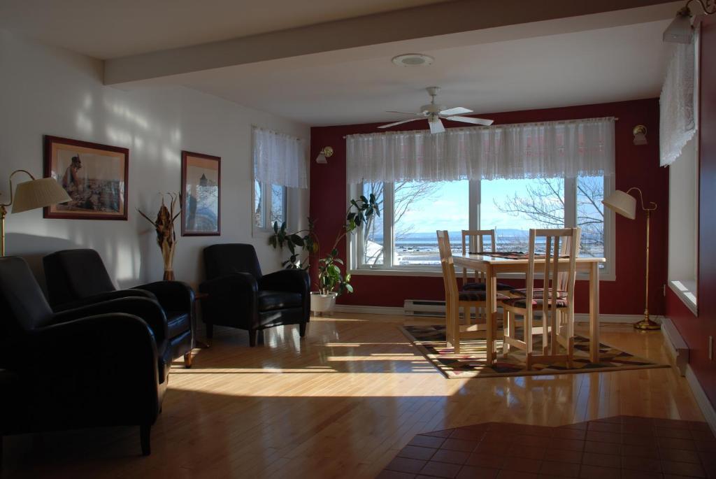 Auberge La Courtepointe Petite-Riviere-Saint-Francois Bagian luar foto