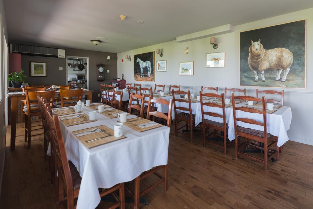 Auberge La Courtepointe Petite-Riviere-Saint-Francois Bagian luar foto