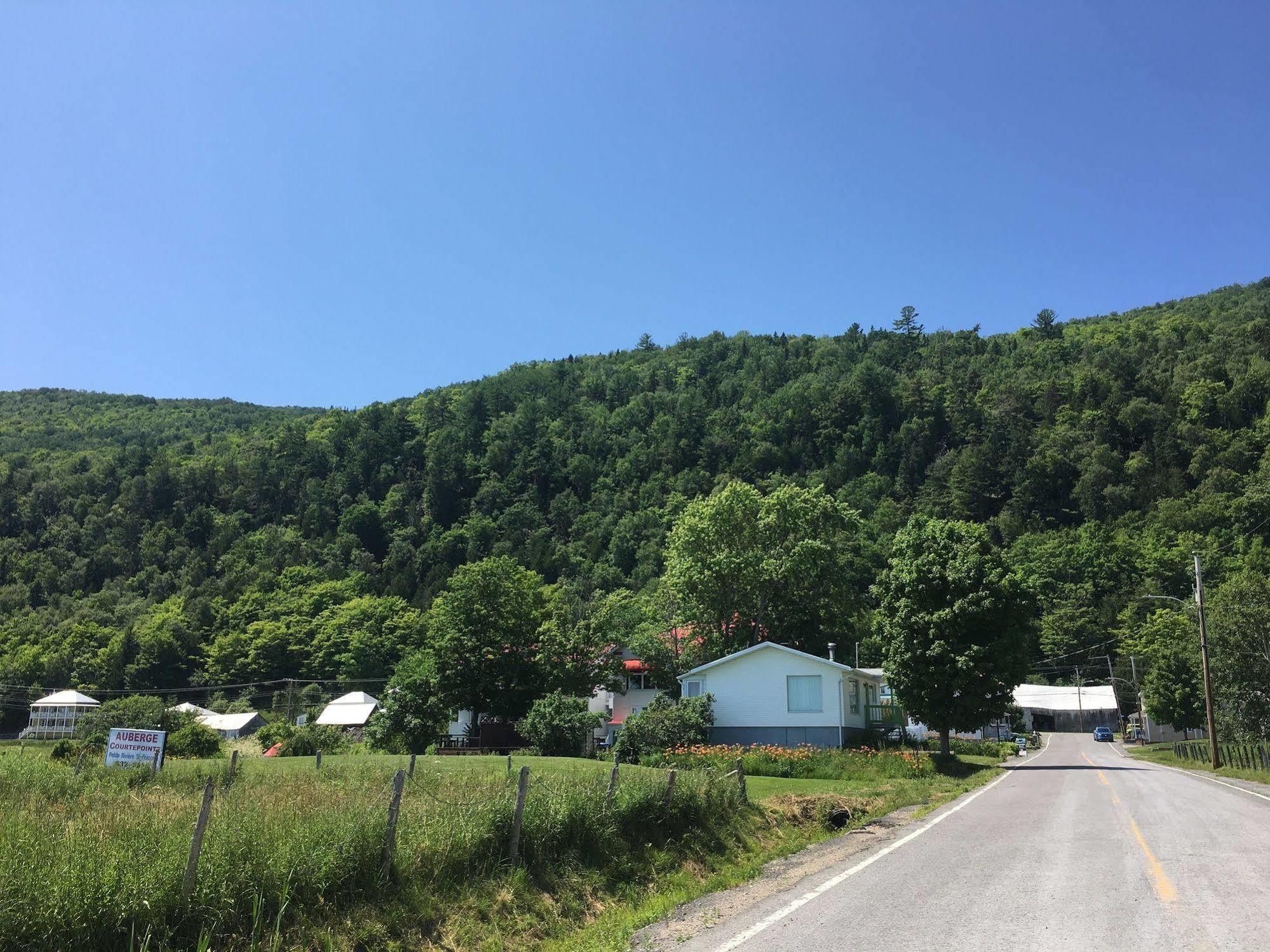 Auberge La Courtepointe Petite-Riviere-Saint-Francois Bagian luar foto