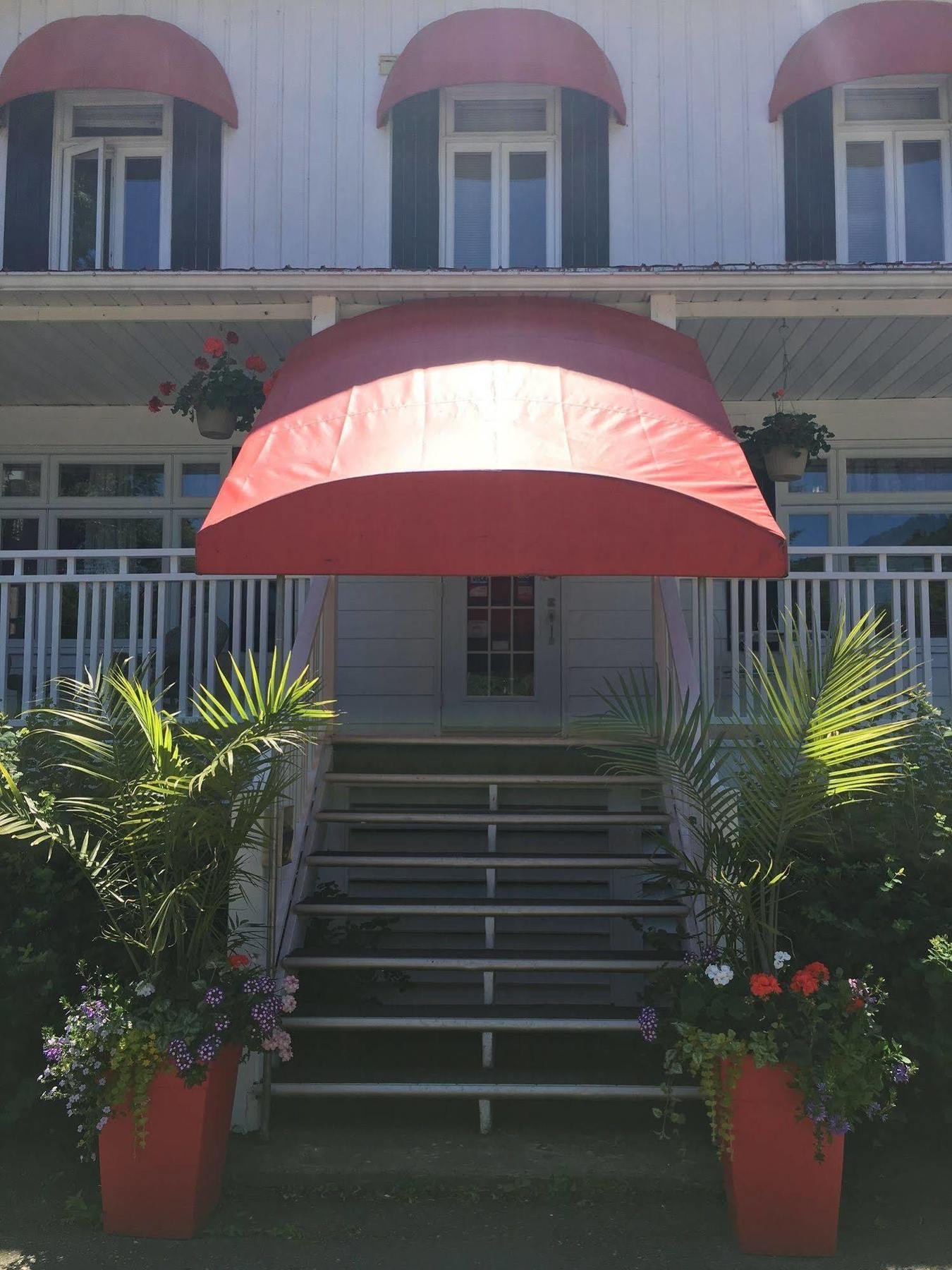 Auberge La Courtepointe Petite-Riviere-Saint-Francois Bagian luar foto