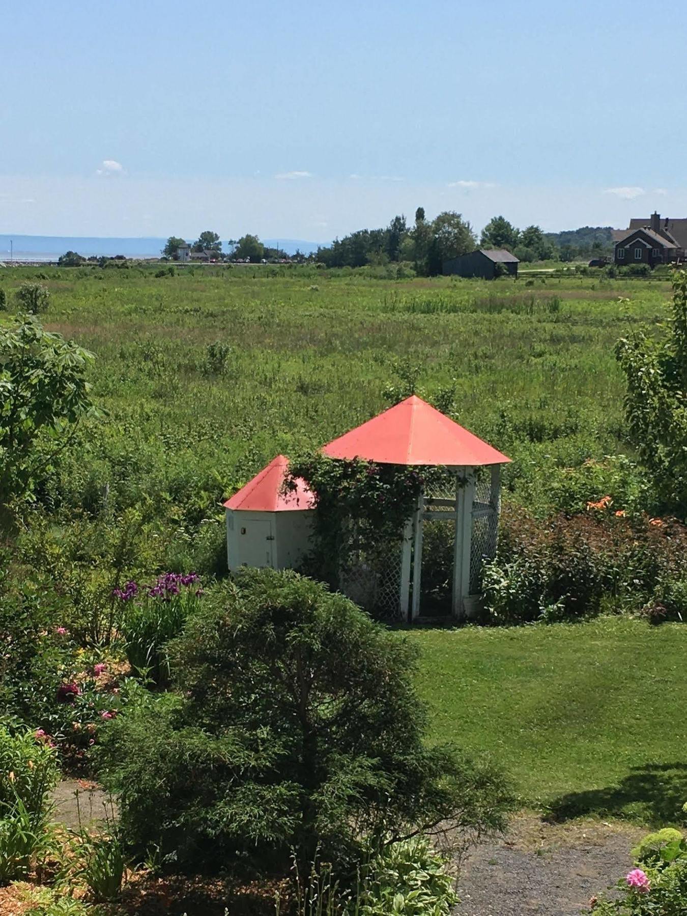 Auberge La Courtepointe Petite-Riviere-Saint-Francois Bagian luar foto